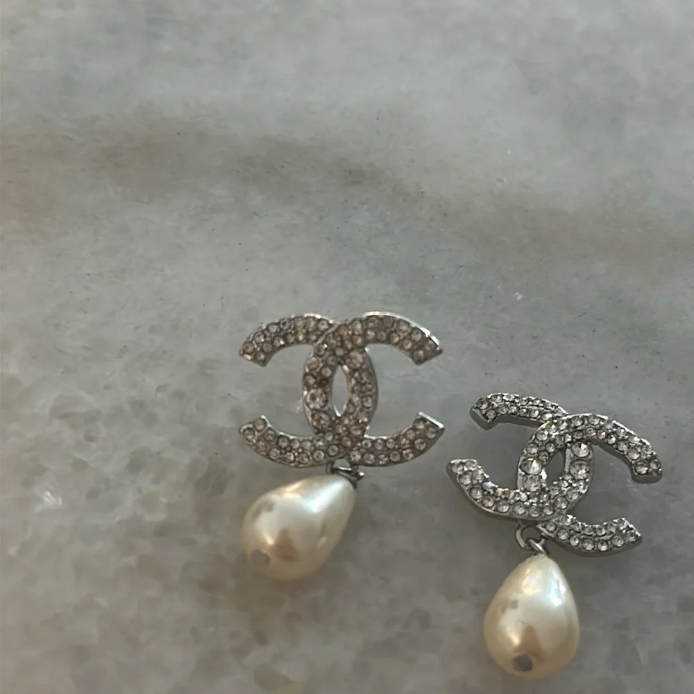 Chanel earrings - Picture 3 of 4
